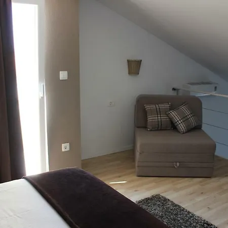 Lianto Apartman Drasnice