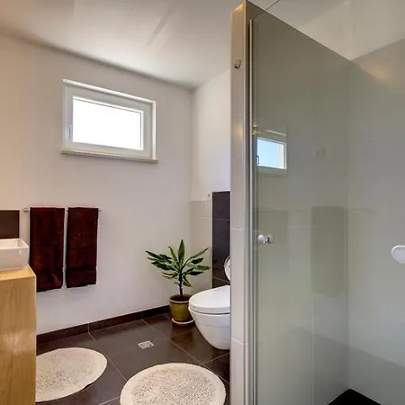 Lianto Apartman Drasnice